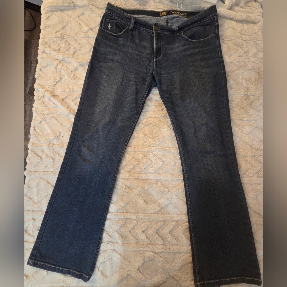 Chic And Trendy Women’s Dark Wash Jeans - Classic Bootcut- Size 12M